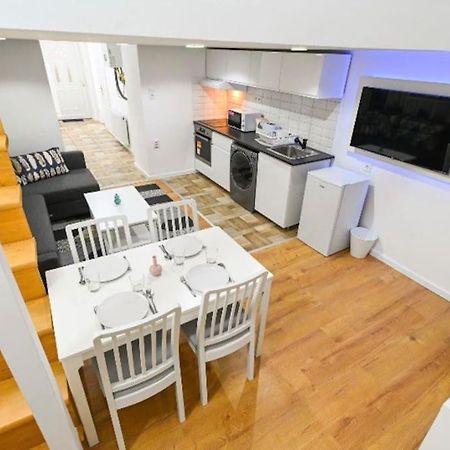Lovely Studio Flat In Damjanich Street - Leonard Budapest Kültér fotó