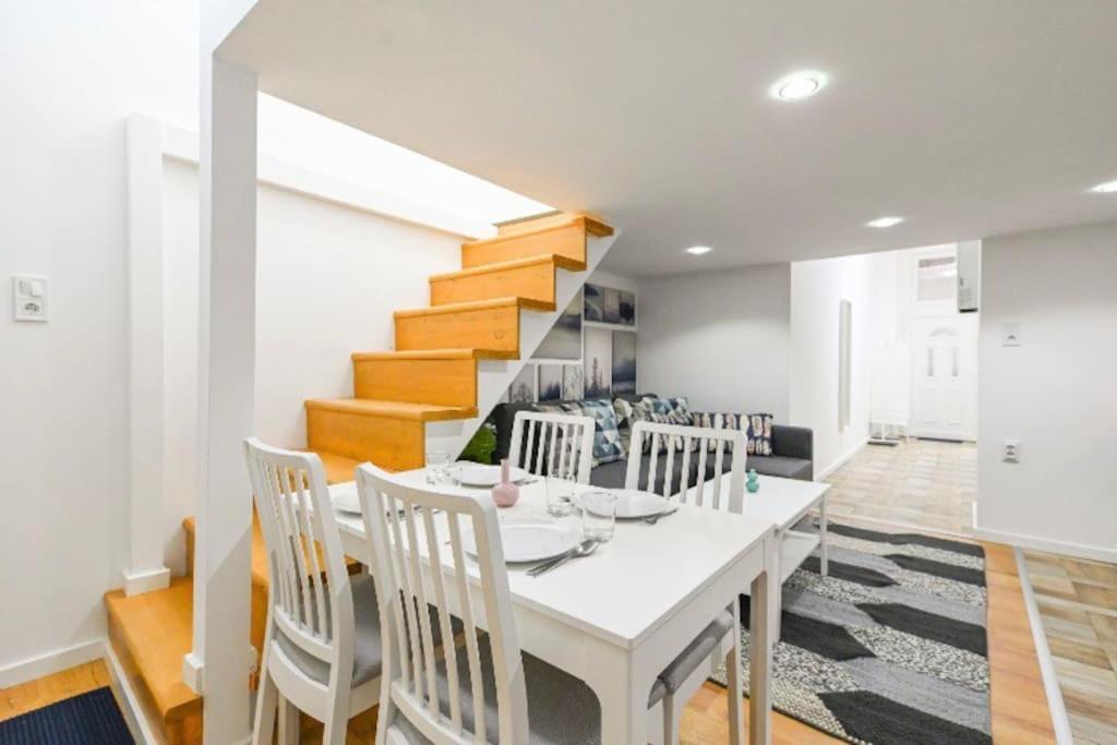 Lovely Studio Flat In Damjanich Street - Leonard Budapest Kültér fotó