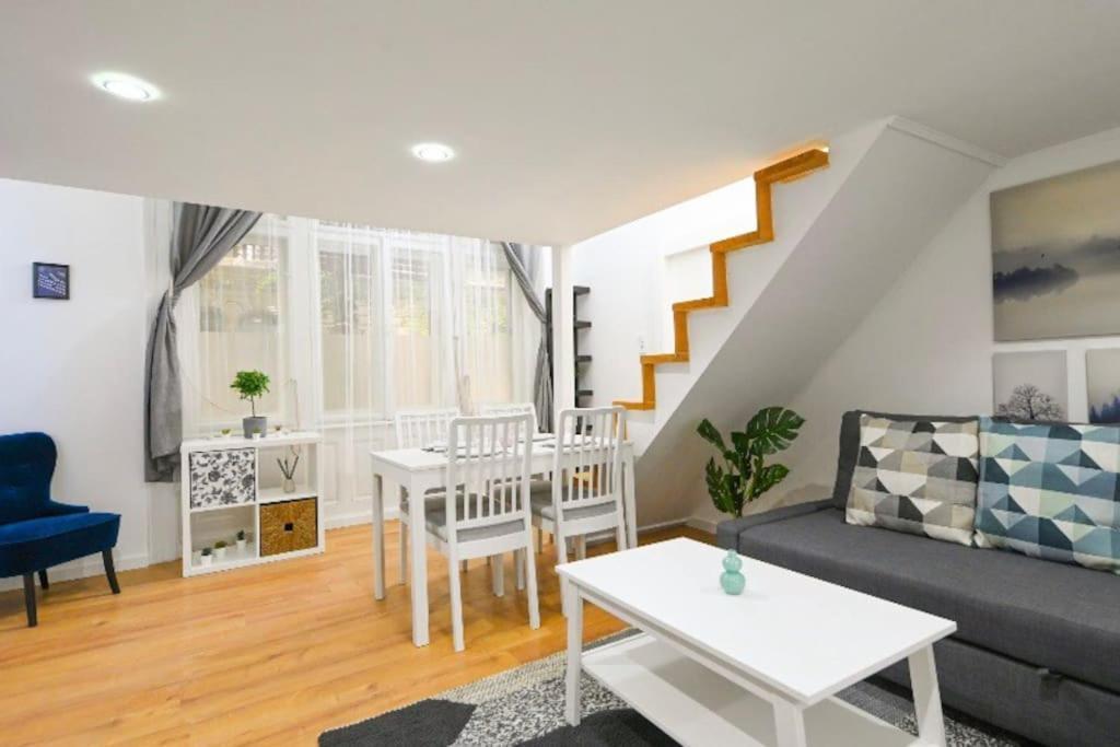 Lovely Studio Flat In Damjanich Street - Leonard Budapest Kültér fotó